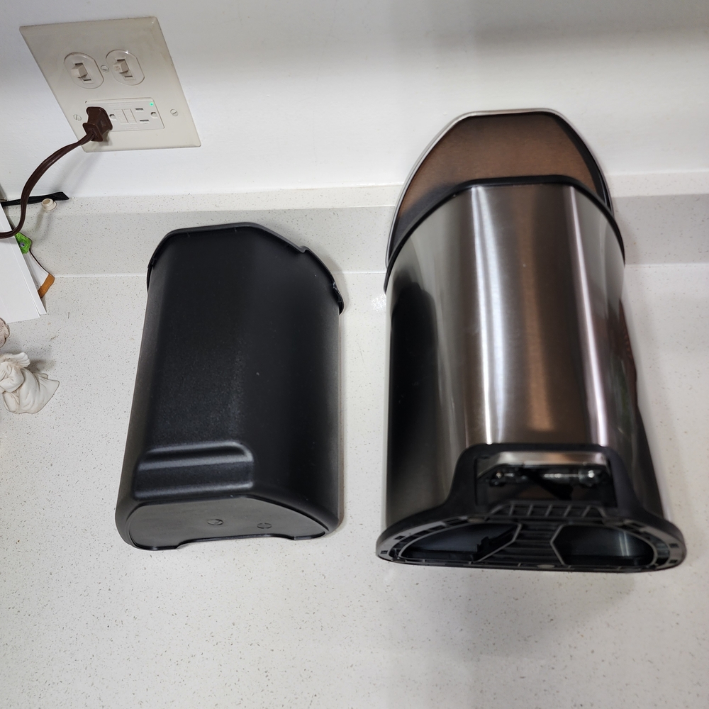 Stainless Steel Trash Can with Pedal. Receptable With Lid. New No Tags - Picture 8 of 13